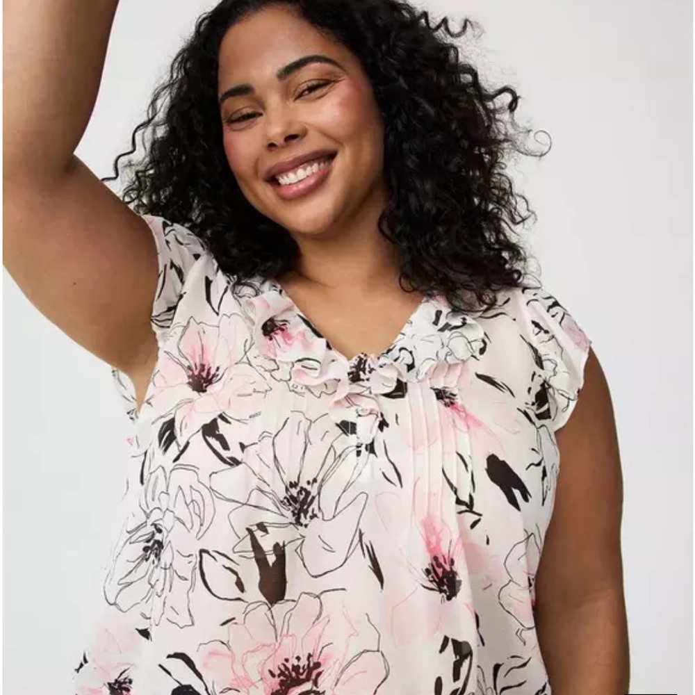 Torrid NWT Ruffle Flutter Sleeve Top